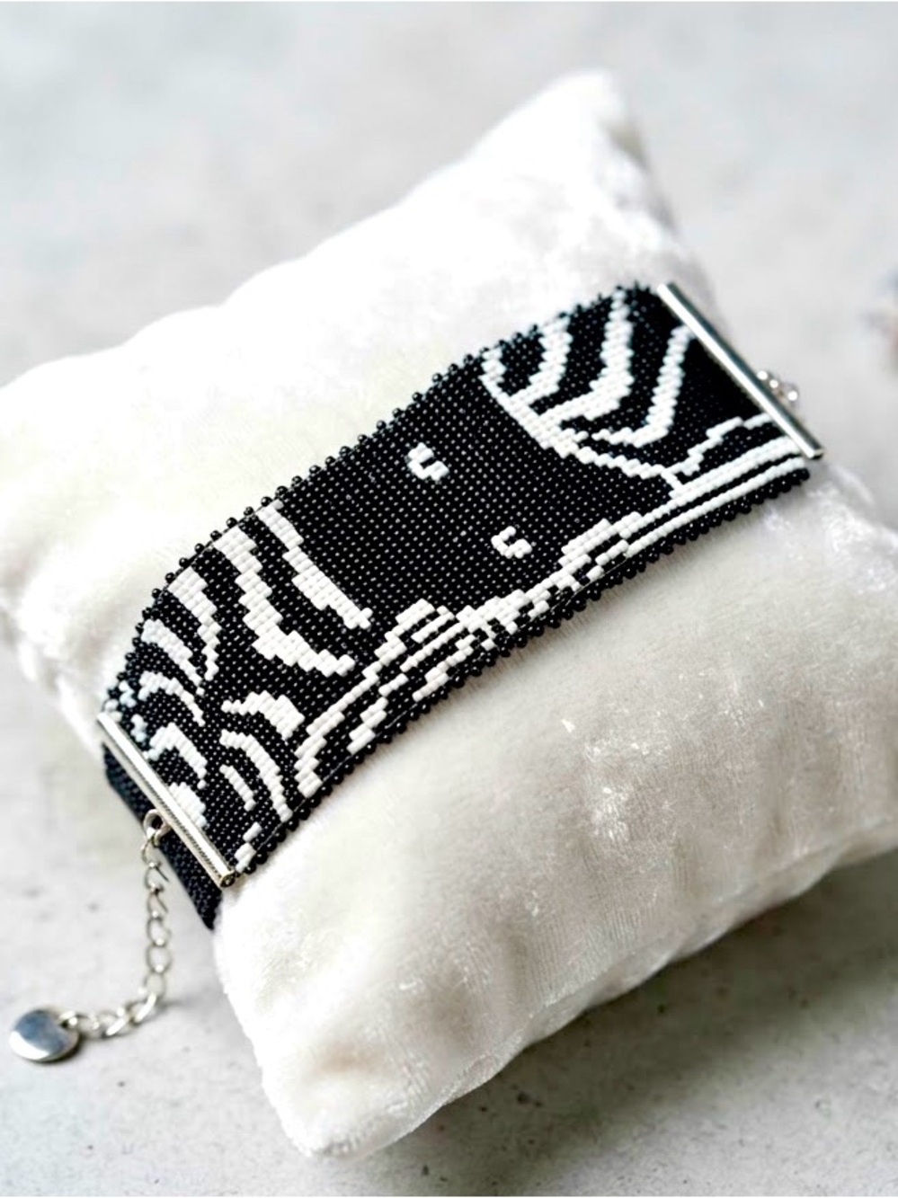 Modern Black Cat Handwoven Bead Loom Statement Cuff - Picture 3 of 6